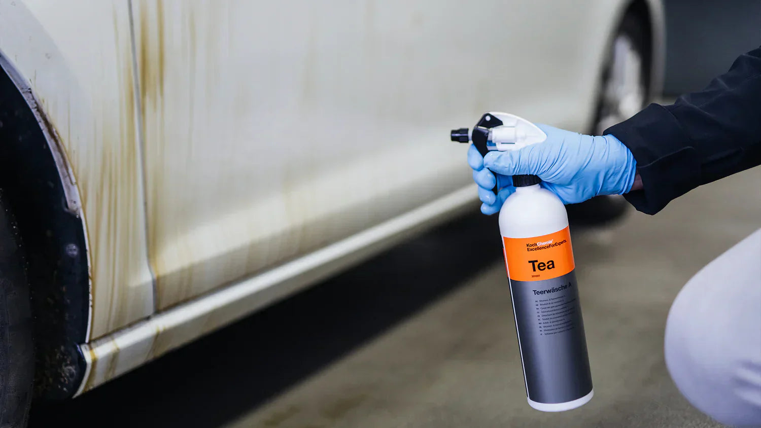 Avfetting av bil – slik fjerner du asfalt og trafikkfilm før vinteren